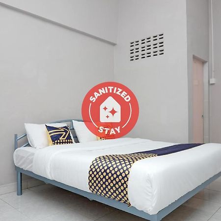 Oyo 2200 Hotel Gunung Sari Rantauprapat Exterior foto