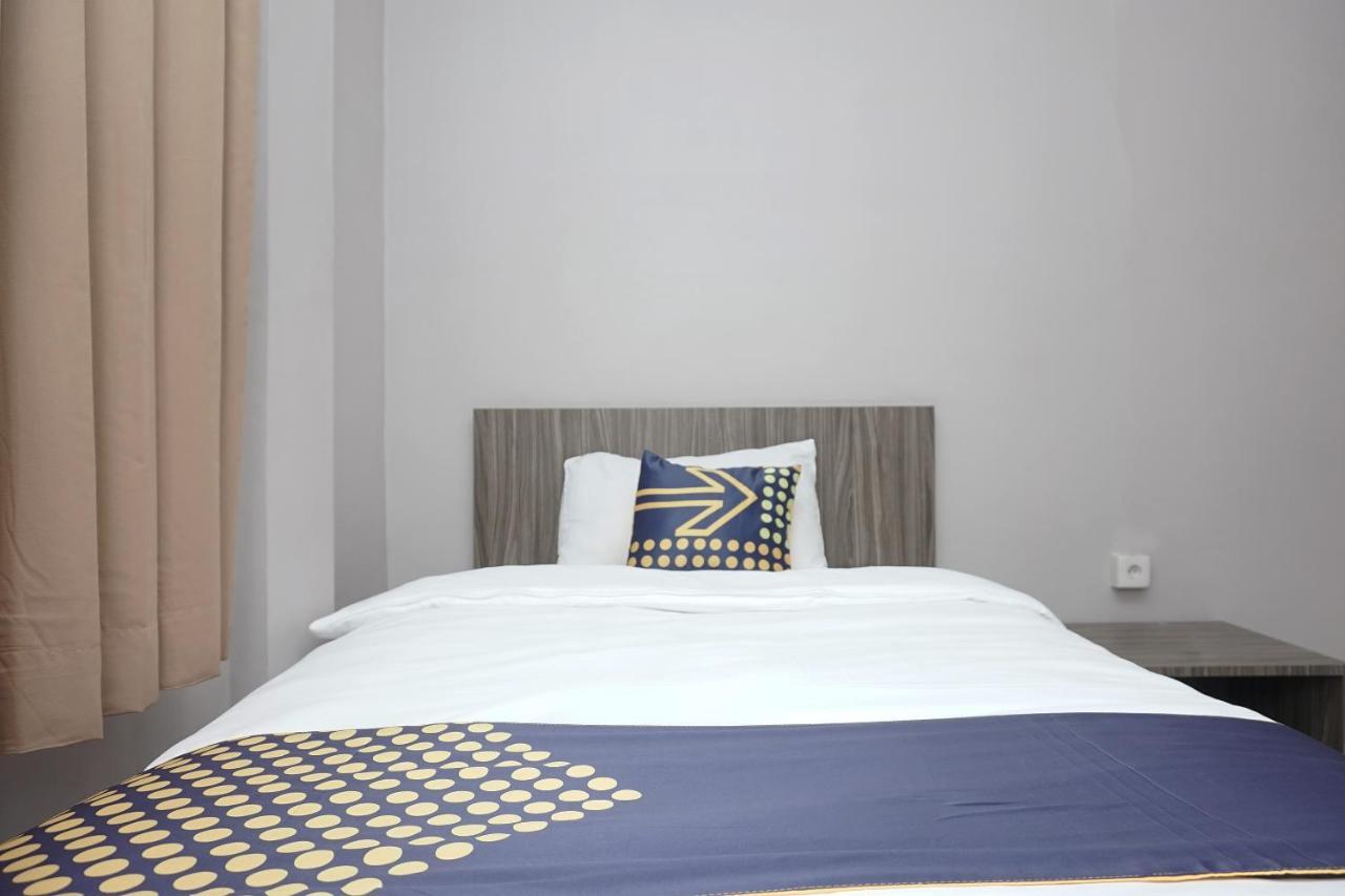 Oyo 2200 Hotel Gunung Sari Rantauprapat Exterior foto